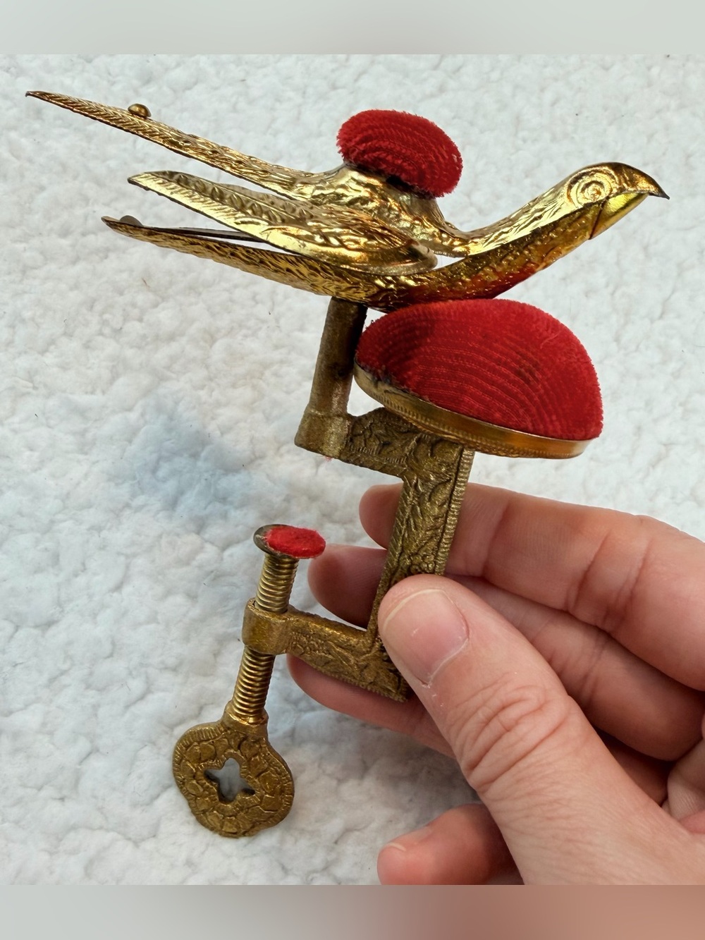 (VTG) Japanese Gold-Tone Ornate Bird Sewing Clamp with Red Pin Cushions, OS - Picture 7 of 16